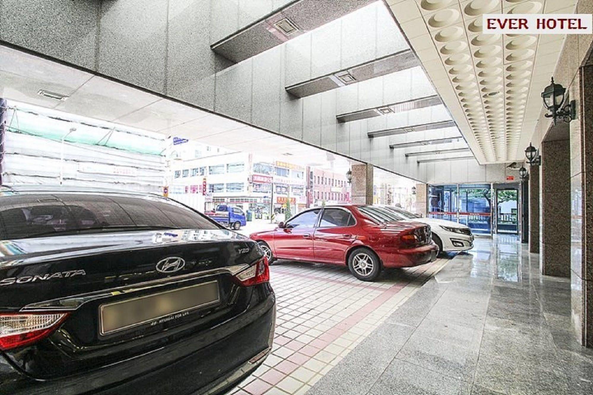 Ever Hotel Jeju Exterior foto